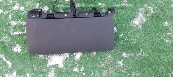 Tesla Model Y Glove box 1643118-00-A 2875374X