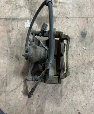 Volkswagen PASSAT B8 Front brake caliper 5Q0106DQ