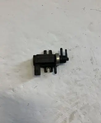Seat Altea XL Turbo solenoid valve 1J0906627