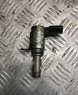 Volkswagen Touran I Camshaft vanos timing valve 03C906455A