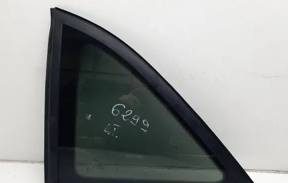 Ford Grand C-MAX Rear vent window glass AM51-U29751-E