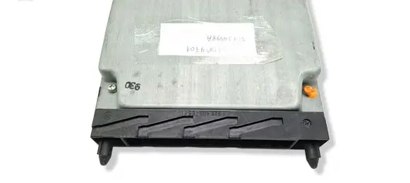 Volvo V70 Engine control unit/module 30729998A MB0797009301 MB079700-9301
