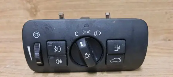 Volvo V70 Light switch 30739414