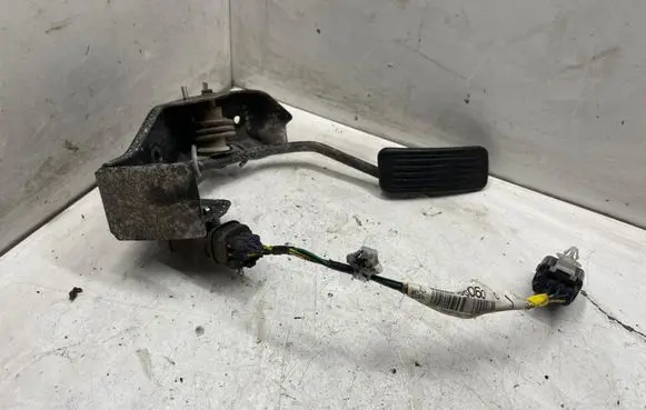 Toyota Avensis T250 Accelerator throttle pedal PSP8222305060