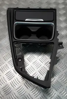 Cup holder front
