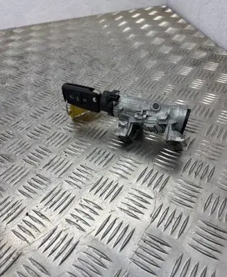 Volkswagen Golf VII Ignition lock 5Q0905865 1K0905851