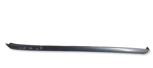 Volvo XC60 Windshield trim 