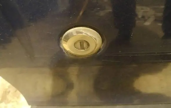 Renault Scenic I Front door lock (next to the handle)