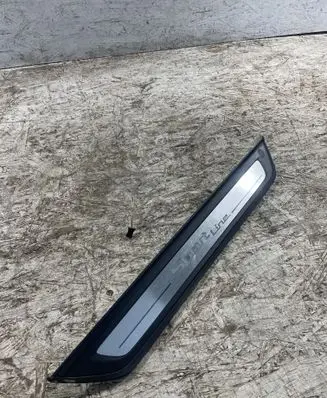 BMW 5 G30 G31 G38 Front sill trim cover 7405774 00000738 BS000006902