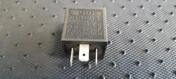 Volkswagen PASSAT B4 Other relay 191953227A 72BV001