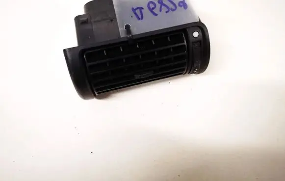 Audi A4 S4 B5 8D Dash center air vent grill 8d1820902