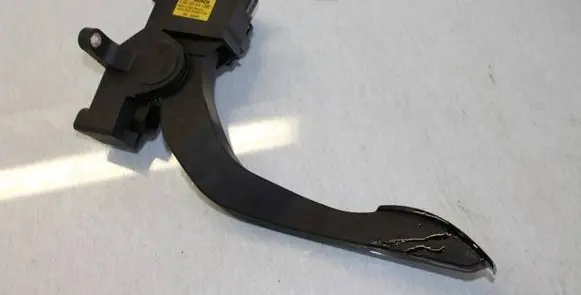 Iveco Daily 35 - 40.10 Accelerator throttle pedal 0281002632 591305491