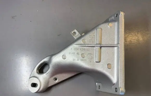 BMW 3 E46 Engine mounting bracket 1094694 22111094694
