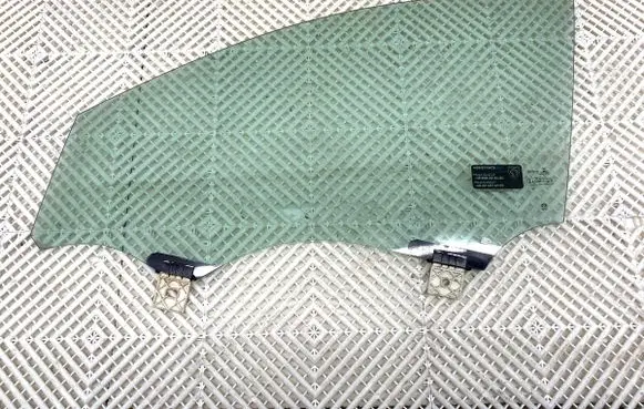 Peugeot 3008 II Front door window glass four-door 