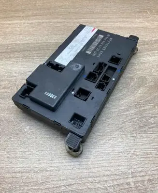 Mercedes-Benz E W211 Door control unit/module 2118200326