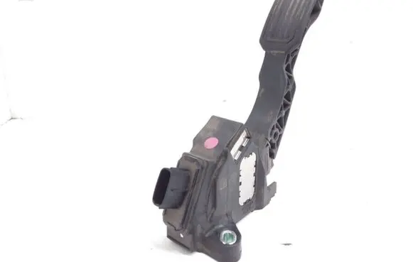 Toyota Avensis T270 Accelerator throttle pedal 7811002022 04217441700
