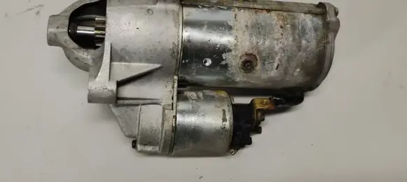Opel Vivaro Starter motor