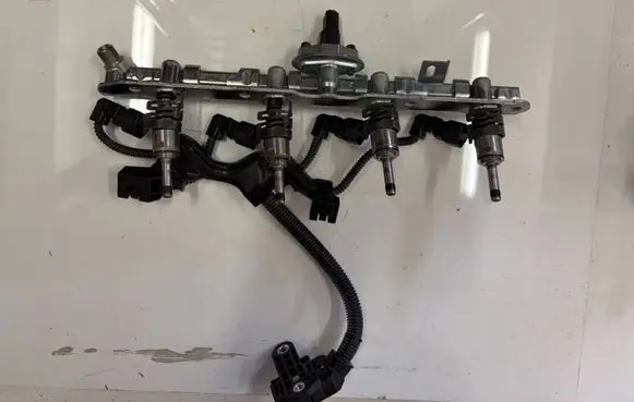 Toyota Corolla E210 E21 Fuel injector 2325024010 8945833030