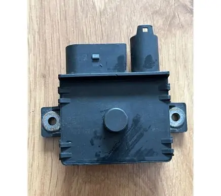 BMW 3 E90 E91 Glow plug pre-heat relay 7786821