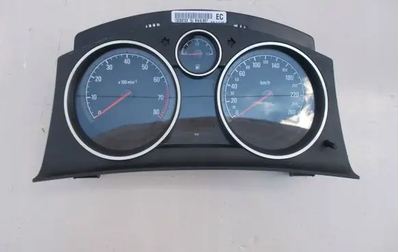Opel Zafira B Speedometer (instrument cluster) 13239722