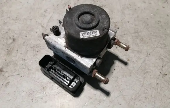 Suzuki Swift I ABS Pump X2T37871M1 06210905683 62J0BE2WD