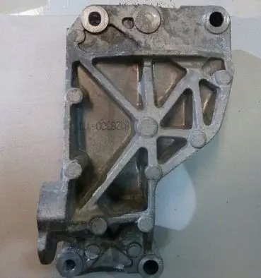 Audi Q7 4L Generator/alternator bracket 06E903143G