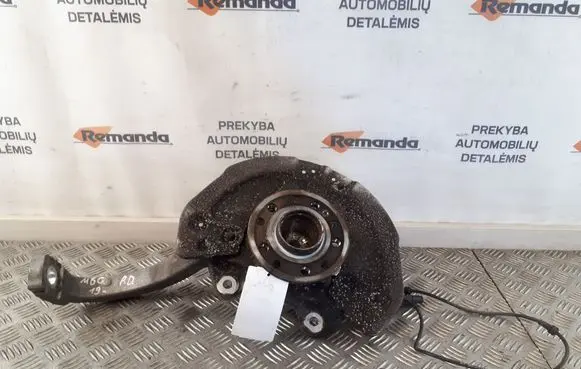 Mercedes-Benz C AMG W205 Front wheel hub spindle knuckle A2052200