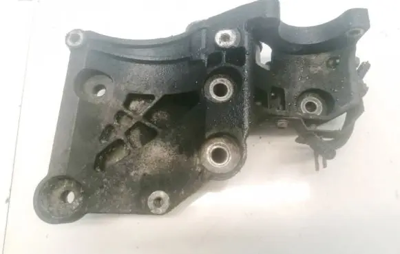 Opel Insignia A Engine mounting bracket 55562863