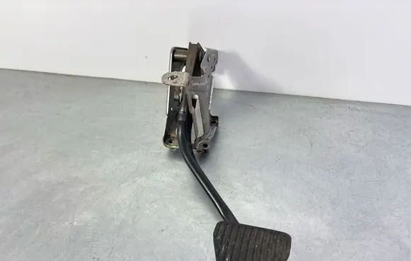 Land Rover Defender Brake pedal M8B22D094AB