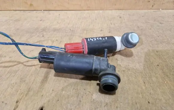 Toyota Yaris Windscreen/windshield washer pump