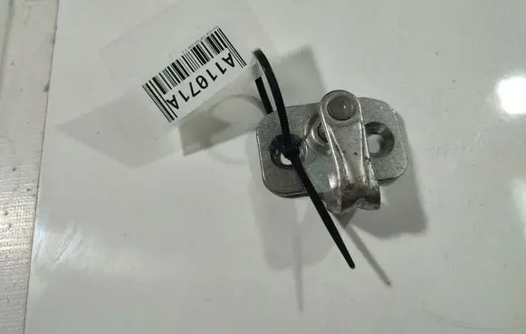 Chevrolet Captiva Front door lock loop/hook striker 