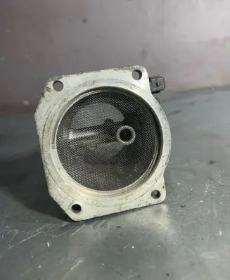 Audi A6 S6 C5 4B Mass air flow meter 037906461B AFH6010A