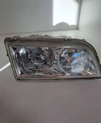 Volvo S40, V40 Headlight/headlamp 14909000