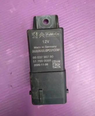 Peugeot Expert Glow plug pre-heat relay 9803299780