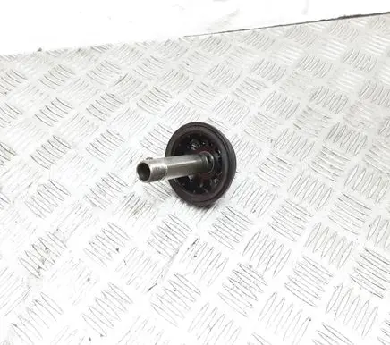 Volkswagen Polo IV 9N3 Oil filter cover 045117061F