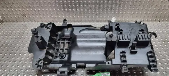BMW 1 F20 F21 Engine control unit holder S27698852 7608107