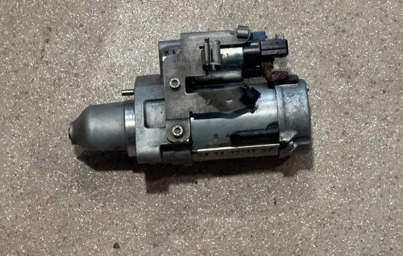 BMW M5 F90 Starter motor 8657337
