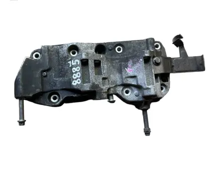 BMW 6 F12 F13 Engine mounting bracket 11168506863 8506863 174786