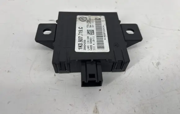 Audi A3 S3 8V Alarm control unit/module 1K0907719C 28024256 19800F26B91