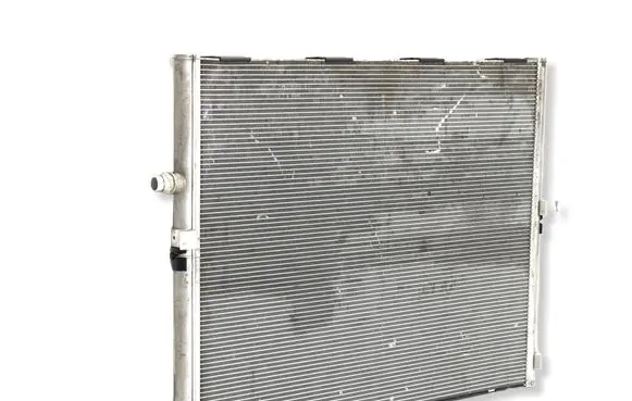 BMW 5 G30 G31 G38 Coolant radiator 8484638