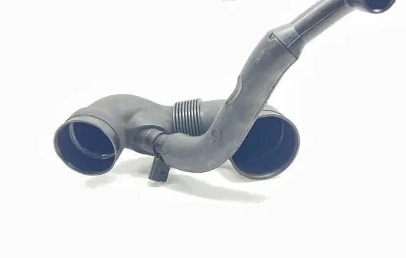 Mercedes-Benz C W203 Turbo air intake inlet pipe/hose A6120940008