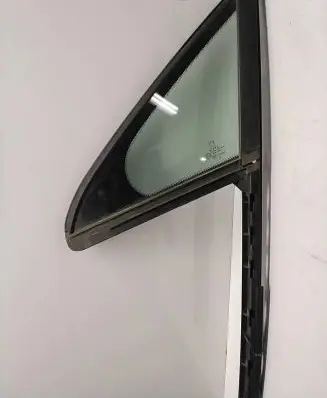 Peugeot 508 Front door vent window glass four-door 30010212