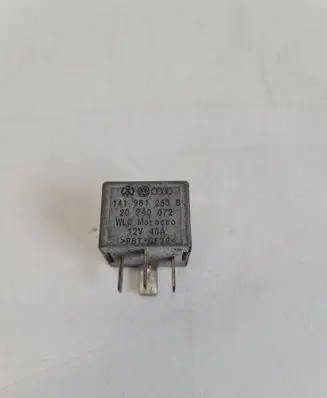 Volkswagen Touran I Other relay 141951253B 20240072