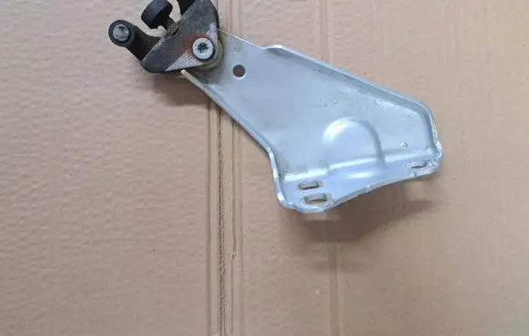 Renault Kangoo I Sliding door lower roller guide/hinge 