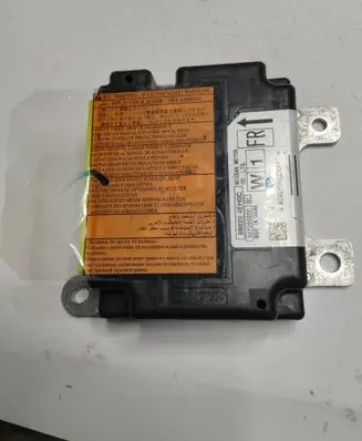Nissan Qashqai Airbag control unit/module 988204EH0C 627260200 AE2EH16Z290881