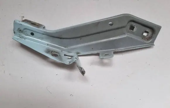 Renault Twingo III Fender mounting bracket 631439060R