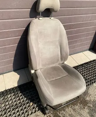 Toyota Prius (XW20) Front driver seat 