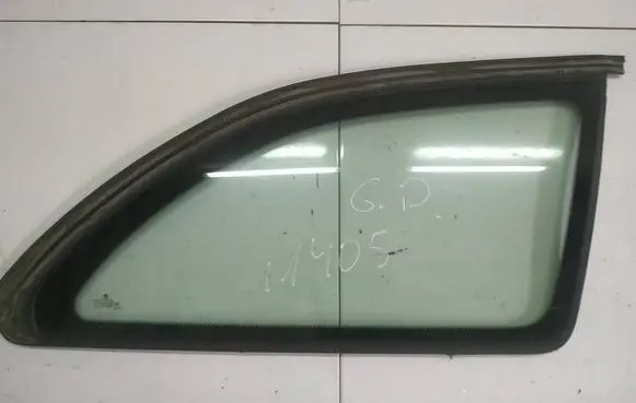 Skoda Octavia Mk2 (1Z) Rear side window AS2