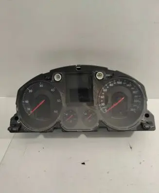Volkswagen PASSAT B6 Speedometer (instrument cluster) 3C0920860N V0002000