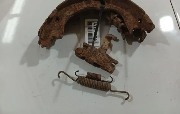 Opel Antara Handbrake/parking brake pads 